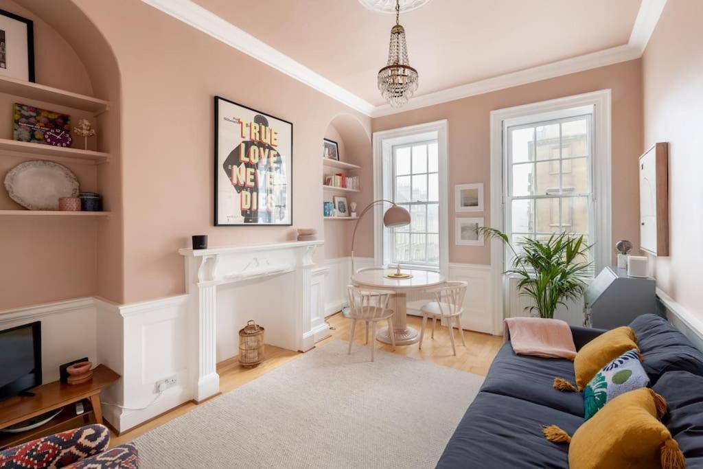Stylish Central Apartment With Parking - Garden And Workspace Bath Buitenkant foto